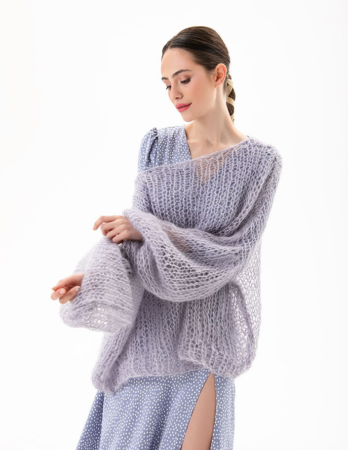 Sweter z moheru w kolorze lawendowym