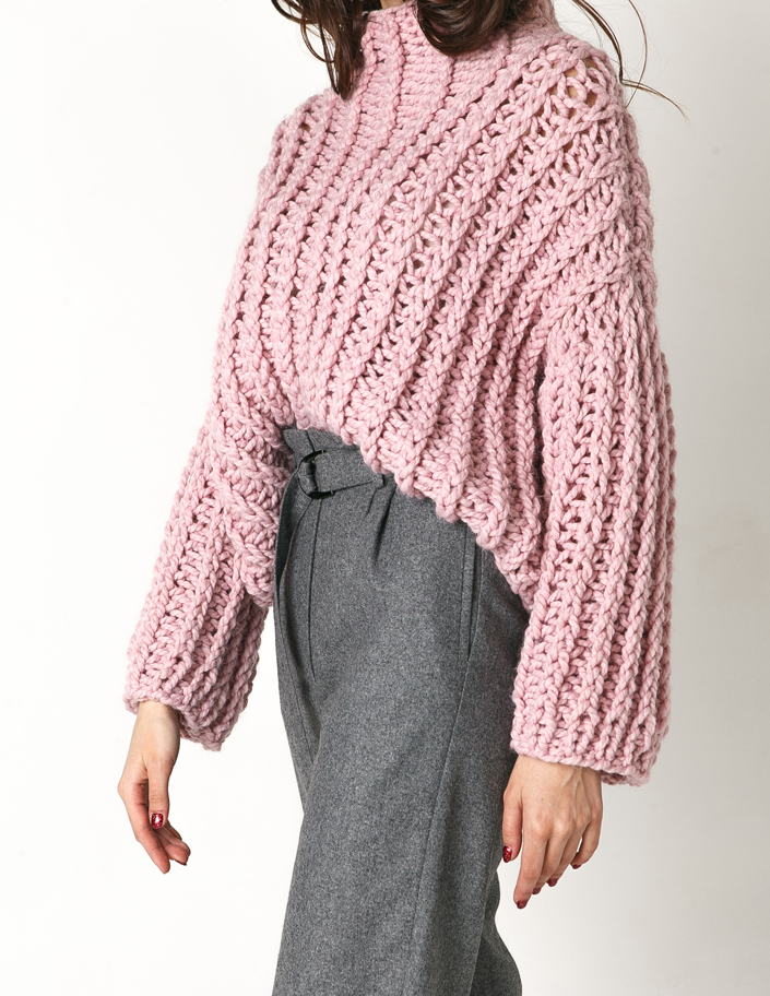 Różowy sweter